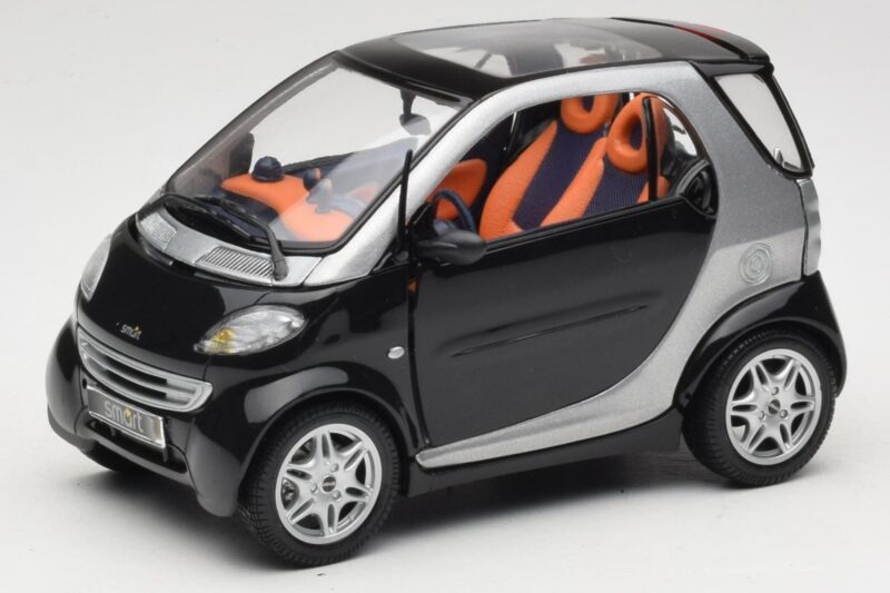 Smart Fortwo Črn Kyosho 1:18 0004830V000C08Q00 Kovina