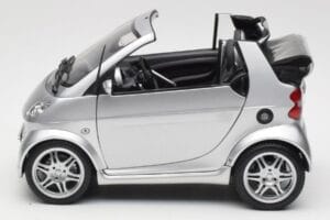 Smart Fortwo W450 Brabus Cabrio Srebrn Prodajalčeva Izdaja Kyosho 1:18 0017769V001C05Q00 Kovina – slika 4 od 8