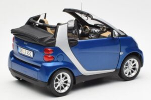 Smart Fortwo W451 Kabriolet Modra Srebrna Minichamps 1:18 Q0022565V001C80Q00 Kovina – slika 3 od 8