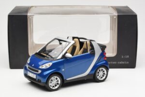 Smart Fortwo W451 Kabriolet Modra Srebrna Minichamps 1:18 Q0022565V001C80Q00 Kovina – slika 8 od 8
