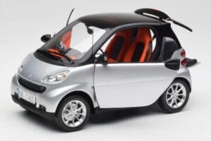 Smart Fortwo Coupe W451 Srebrn & Črn Minichamps 1:18 Q0022528V001C75Q00 Kovina – slika 2 od 8