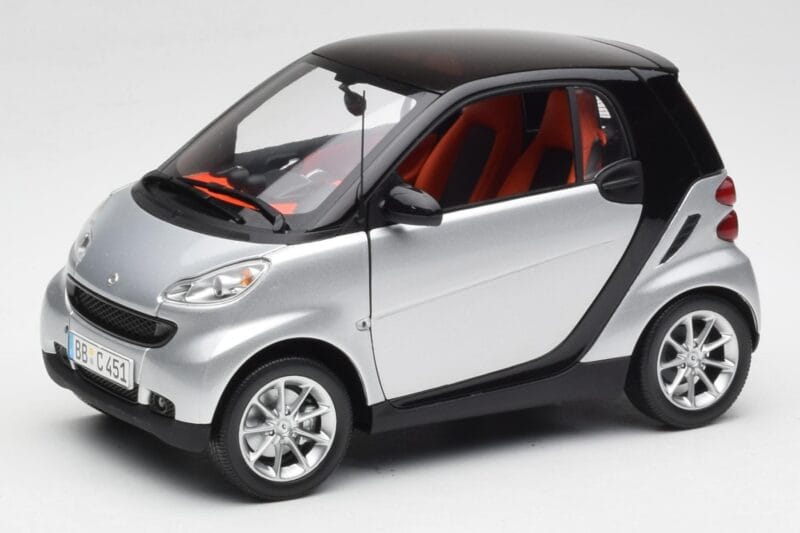 Smart Fortwo Coupe W451 Srebrn & Črn Minichamps 1:18 Q0022528V001C75Q00 Kovina