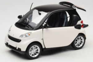 Smart Fortwo 451 Coupe Bel Črn Minichamps 1:18 150036302 Kovina – slika 2 od 8