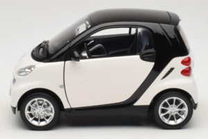 Smart Fortwo 451 Coupe Bel Črn Minichamps 1:18 150036302 Kovina – slika 4 od 8