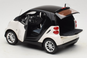 Smart Fortwo 451 Coupe Bel Črn Minichamps 1:18 150036302 Kovina – slika 5 od 8