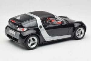 Smart Roadster Temno Modra Bburago 1:18 34917 Kovina – slika 3 od 8