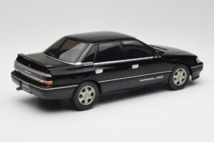 Subaru Legacy RS Črn IXO 1:18 18CMC131A Kovina – slika 2 od 6