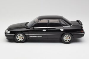 Subaru Legacy RS Črn IXO 1:18 18CMC131A Kovina – slika 3 od 6