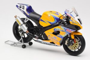 Suzuki GSX-R 1000 Team Alstare Corona Extra T. Corser WSB 2005 Minichamps 1:12 122052211 Kovina – slika 4 od 6