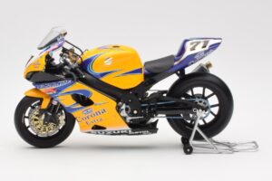 Suzuki GSX-R 1000 Team Alstare Corona Extra Y. Kagayama WSB 2005 Minichamps 1:12 122052271 Kovina