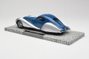 Talbot-Lago T150 C-SS Coupe Moder Srebrn Minichamps 1:18 107117122 Smola – slika 5 od 6