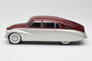 Tatra 87 Srebrna & Temno Rdeča MCG 1:18 MCG18067 Kovina – slika 3 od 6