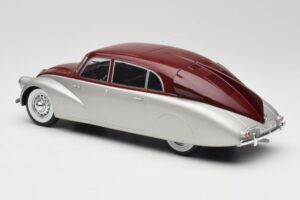 Tatra 87 Srebrna & Temno Rdeča MCG 1:18 MCG18067 Kovina – slika 5 od 6