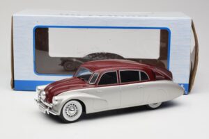 Tatra 87 Srebrna & Temno Rdeča MCG 1:18 MCG18067 Kovina – slika 6 od 6