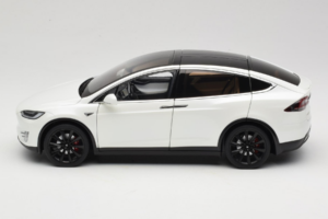 Tesla Model X Bel OEM 1:18 TESLA001 Kovina – slika 4 od 8