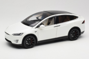 Tesla Model X Bel OEM 1:18 TESLA001 Kovina