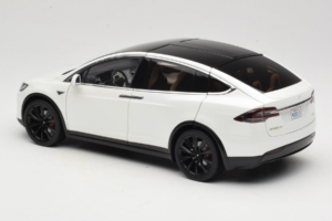 Tesla Model X Bel OEM 1:18 TESLA001 Kovina – slika 7 od 8
