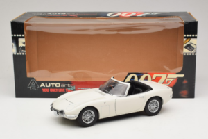 Toyota 2000 GT Kabriolet Bel James Bond Collection AUTOart 1:18 78731 Kovina – slika 8 od 8