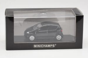 Toyota Aygo AB10 Črna Minichamps 1:43 400166401 Kovina – slika 4 od 4