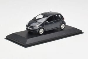 Toyota Aygo AB10 Grey Metallic Minichamps 1:43 AYGO001 Kovina – slika 2 od 4