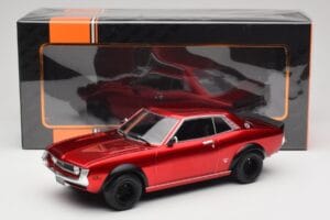 Toyota Celica 2000 GT RA21 Solar Red IXO 1:18 18CMC190 Kovina – slika 6 od 6