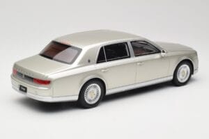 Toyota Century Silver Metallic Kyosho 1:18 KSR18036S Kovina – slika 2 od 6