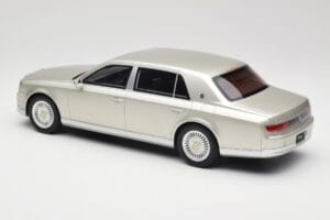 Toyota Century Silver Metallic Kyosho 1:18 KSR18036S Kovina – slika 5 od 6