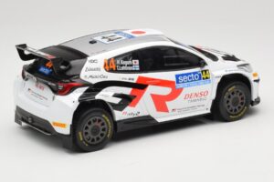 Toyota GR Yaris Rally2 #44 H. Kogure Rally Finland 2024 IXO 1:18 18RMC212B Kovina – slika 2 od 6