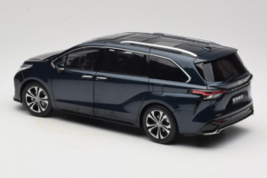Toyota Granvia Temno Moder OEM 1:18 FCL22GR803 Kovina – slika 7 od 8