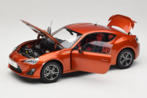 Toyota GT86 Rdeč Century Dragon 1:18 CD01 Kovina – slika 2 od 8