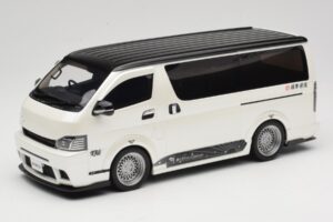 Toyota Hiace Super GL Pearl White Otto 1:18 OT1136 Smola