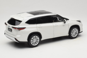 Toyota Highlander XU70 Bel OEM 1:18 26071-2011 Kovina – slika 3 od 8