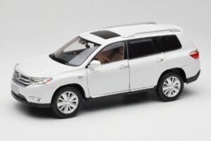 Toyota Highlander XU40 Bel Paudi Model 1:18 2043612-W1 Kovina