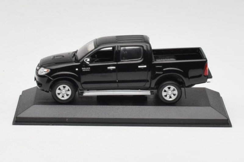 Toyota Hilux Črna Minichamps 1:43 400166662 Kovina