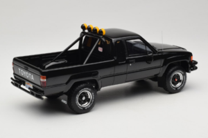 Toyota Hilux N60 SR5 Pickup Črna Otto 1:18 OT481B Smola – slika 2 od 6