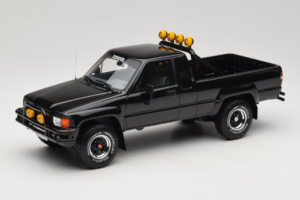 Toyota Hilux N60 SR5 Pickup Črna Otto 1:18 OT481B Smola