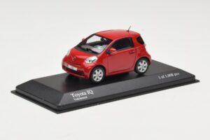 Toyota iQ Rdeča Minichamps 1:43 400166800 Kovina – slika 2 od 4