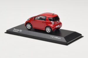 Toyota iQ Rdeča Minichamps 1:43 400166800 Kovina – slika 3 od 4
