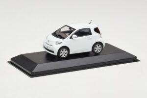 Toyota iQ Bel Minichamps 1:43 TOYOTA009 Kovina – slika 2 od 4
