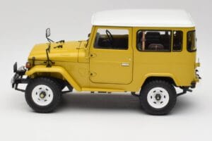 Toyota Land Cruiser FJ40 Gorčičasto Rumena Kyosho 1:18 08971Y Kovina – slika 4 od 8