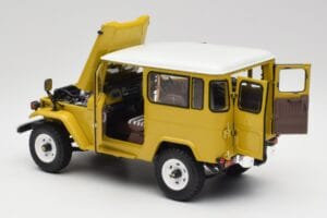 Toyota Land Cruiser FJ40 Gorčičasto Rumena Kyosho 1:18 08971Y Kovina – slika 5 od 8