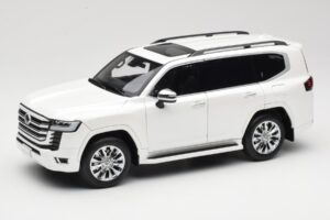 Toyota Land Cruiser J300 ZX Bel LCD 1:18 LCD18013-ZX-WH Kovina