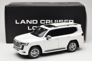 Toyota Land Cruiser J300 ZX Bel LCD 1:18 LCD18013-ZX-WH Kovina – slika 8 od 8