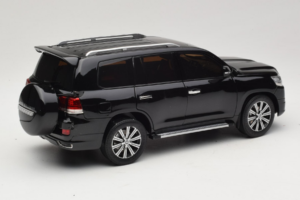 Toyota Land Cruiser LC200 Črn Kengfai 1:18 KF024-13 Kovina – slika 3 od 8