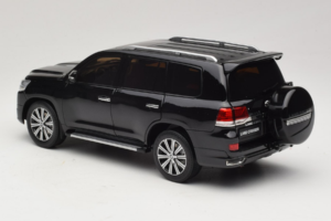 Toyota Land Cruiser LC200 Črn Kengfai 1:18 KF024-13 Kovina – slika 7 od 8
