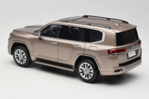 Toyota Land Cruiser LC300 ZX Zlat LCD 1:18 LCD18013-ZX-GO Kovina – slika 7 od 8