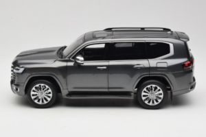 Toyota Land Cruiser LC300 ZX Siv LCD 1:18 LCD18013-ZX-GR Kovina – slika 4 od 8