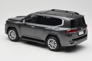 Toyota Land Cruiser LC300 ZX Siv LCD 1:18 LCD18013-ZX-GR Kovina – slika 7 od 8