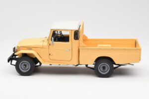 Toyota Land Cruiser Pickup Bež Kyosho 1:18 08958BE Kovina – slika 4 od 8