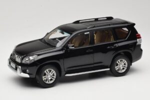 Toyota Land Cruiser Prado J150 Črn Paudi Model 1:18 623132-BK Kovina